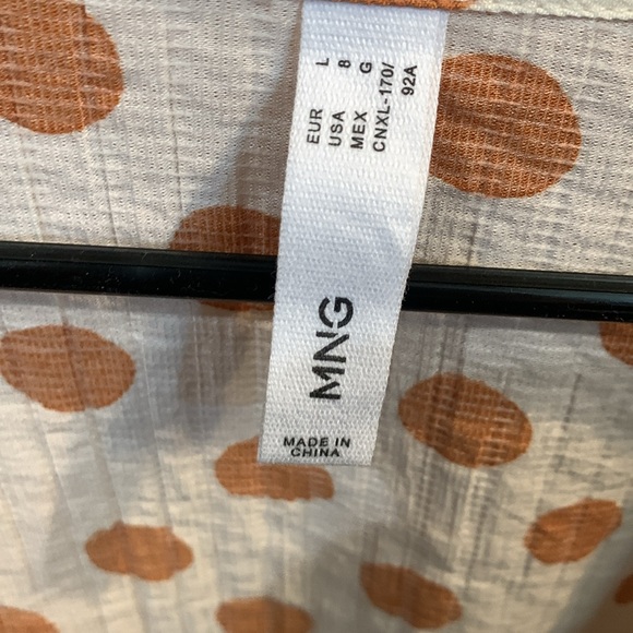 Polk-a-dot top MNG never worn, no tags - Picture 2 of 2